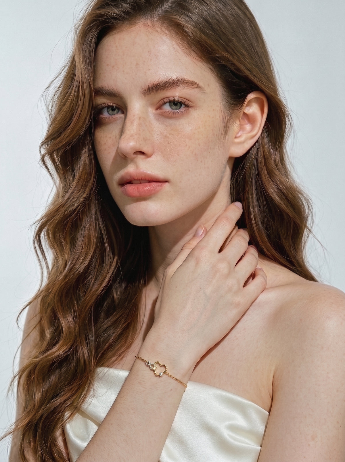 Maison Naïne Gold Heart & Infinity Chain Bracelet – 18K Gold
