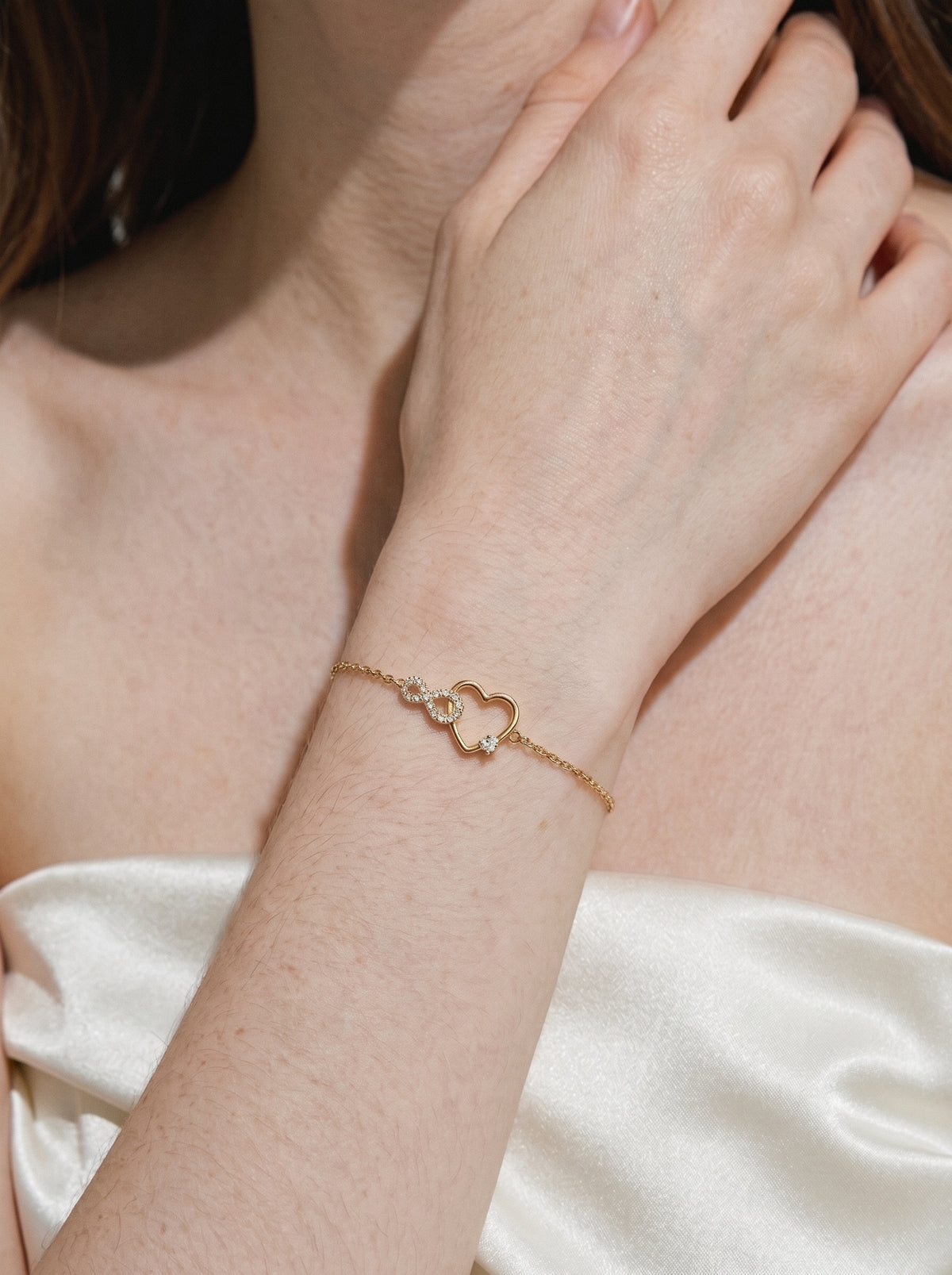 Maison Naïne Gold Heart & Infinity Chain Bracelet – 18K Gold